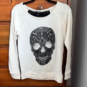 Express Cream Sweatshirt with Black Skull Design
